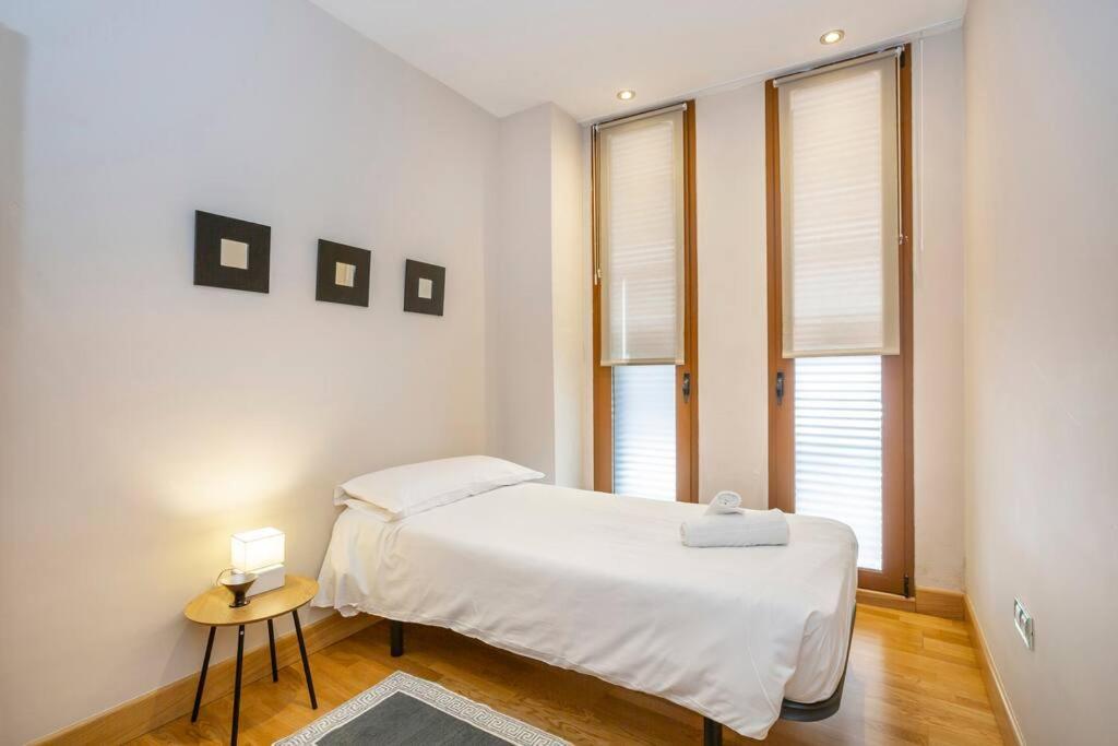 Marieta Apartment By The Castle With Ac Alicante Exterior foto